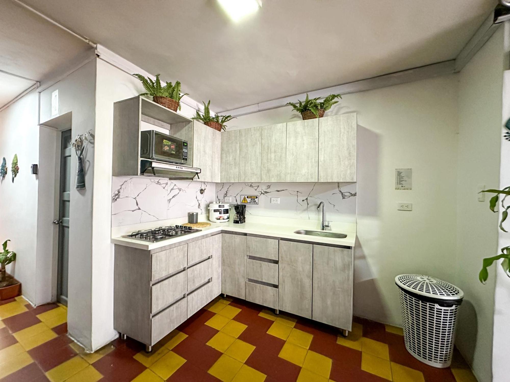 Casa Encanto, Apartamento - Habitaciones, Laureles-America Medellín Eksteriør bilde